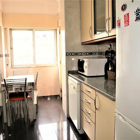 Quarto 1 Areeiro Privatunterkunft